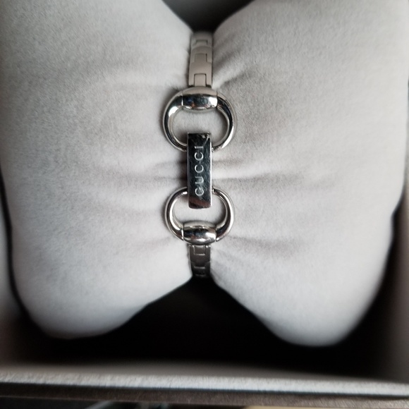 *USED* GUCCI Silver Bangle wristlet watch - Picture 3 of 5